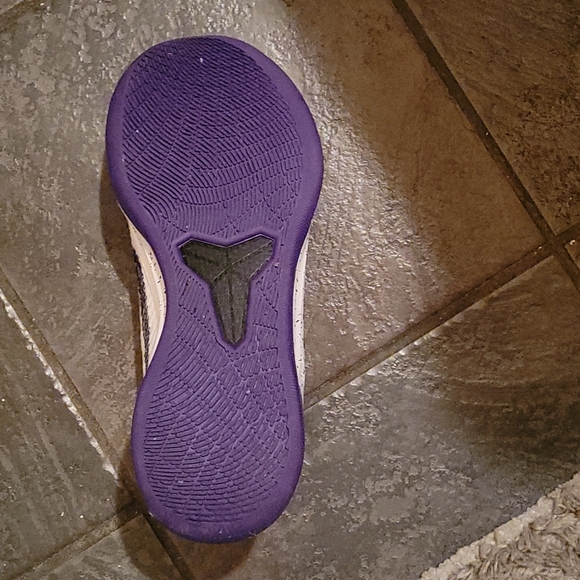 Sneaker - Picture 2 of 4